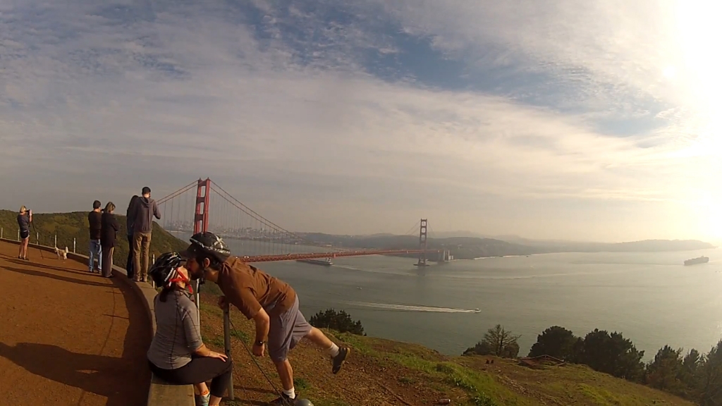 Golden-Gate-Bridge-Kiss