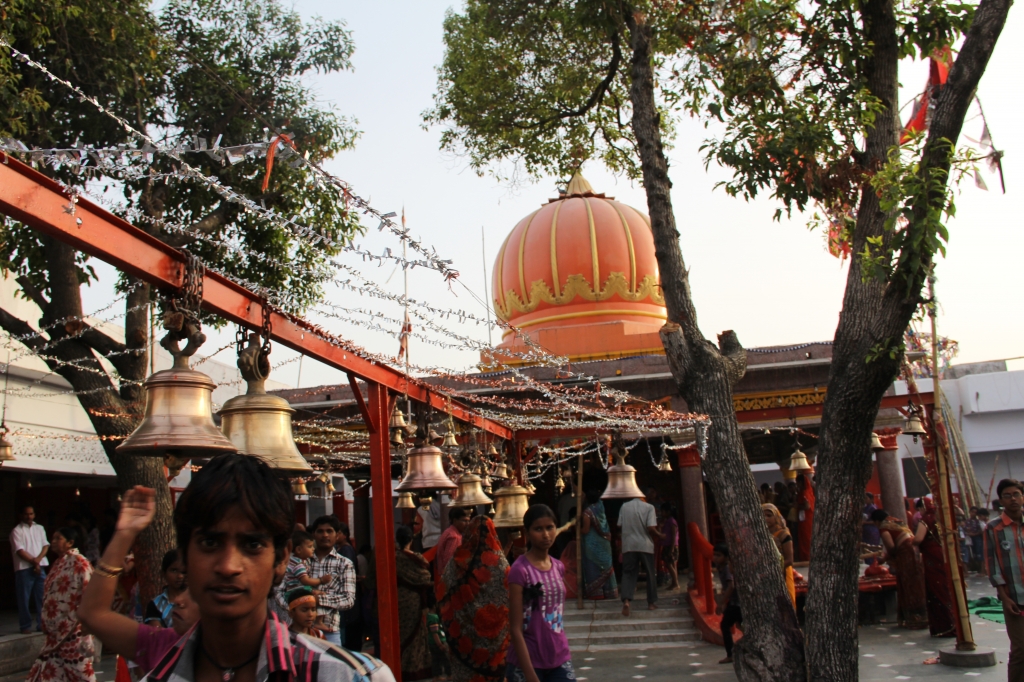 Etawah part 2: Kali Wahan Temple and the Internet cafe - Mello Ajello Media